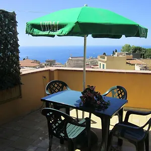 taormina-terrace-sea-view.taorminaitalyhotels.com/